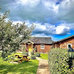 New Farm Cheshire B&B وينسفورد Exterior photo