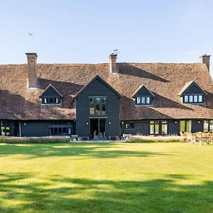 فيلا Period Luxury Converted Barn Windsor/Maidenhead - Perfect For Family Groups تابلو Exterior photo