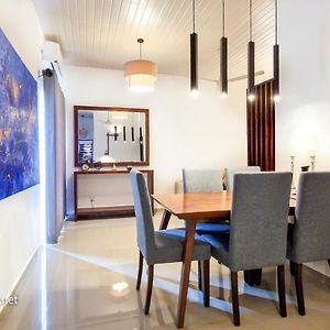 كولمبو Luxurious 2 Bedroom Apartment - Ariyana Resort Apartments -Athurugiriya Exterior photo