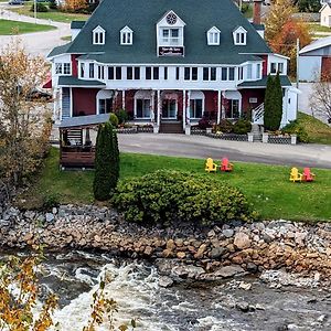 Saint-Siméon La Gentilhommiere Motel Et Suites B Vue Sur Mer Exterior photo