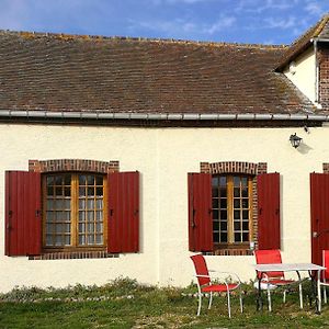 فندق La Longere Aux Volets Rouges, Meuble Tourisme 2 Etoiles Maillebois Exterior photo