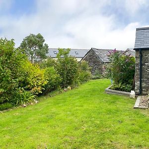 فيلا Hallgarden Farmhouse Otterham Exterior photo