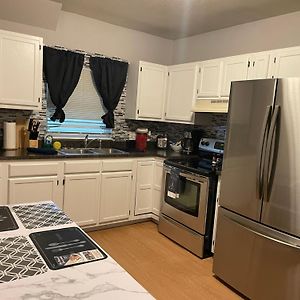 Vibrant 2 Bed Located Downtown Close To Soaring Eagle Cmu ماونت بليزانت Exterior photo