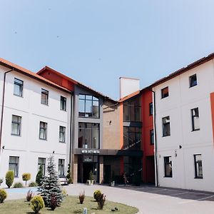Yavoriv  Arta City Hotel Exterior photo