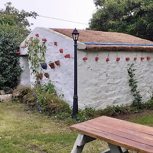 دونغلو The Rockhouse - Cosy Stone Built Thatch Cottage Exterior photo