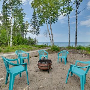 High Banks Cheboygan Getaway With Fire Pit And Lake Access! Exterior photo