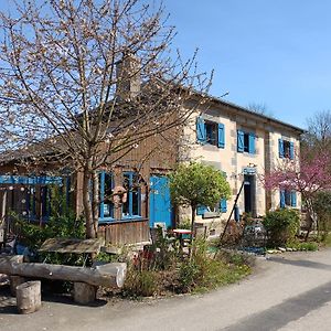 مبيت وإفطار Hédé Ille Flottante, Maison Eclusiere Et Hebergements Insolites Sur Le Canal Exterior photo