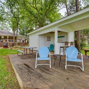 فيلا Lakefront Enchanted Oaks Retreat With Dock Exterior photo