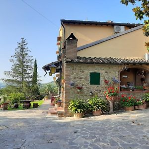 فيلا مونتيزبيرتوليفي Agriturismo Manetti Exterior photo