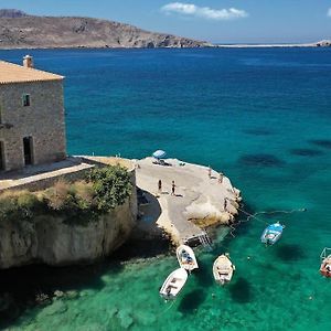 فيلا Agios Georgios Minasفي Cozy Cliff Tower W/ Breathtaking Sea Views Exterior photo