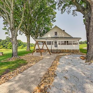 فيلا Dobson Farmhouse With Scenic Porch - Near Vineyards! Exterior photo