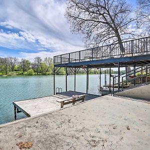 Waterfront Guadalupe River Lodge Home With Dock! سيغوين Exterior photo