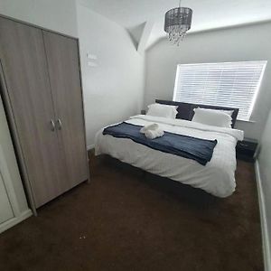 Double Bedroom 96Glb Greater Manchester ميدلتون Exterior photo
