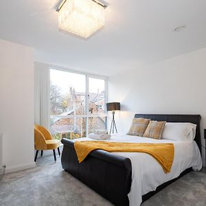 مانشستر Modern 4 Bed Home With Free Parking & Garden Exterior photo