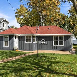 Hickory Hideaway- Dock On Lake Winnebago أوشكوش Exterior photo