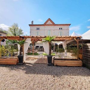 Aiguillon Domaine Le Baraillot, Chambres Et Repas D'Hotes, Soiree Etape Exterior photo