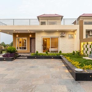 Alaya Stays Heaven In Hills Luxe 2Bhk Villa With Pvt Pool, أُودايبور Exterior photo