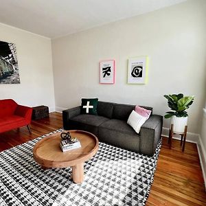 Fun & Funky 2Br In Downtown برينستون Exterior photo