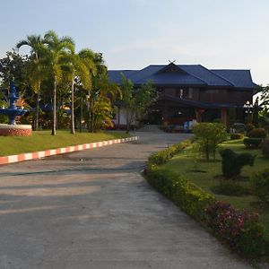 Suandarbporn Resort ماي سوت Exterior photo