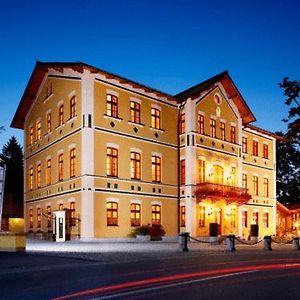 باساو Hotel & Restaurant Waldschloss Exterior photo