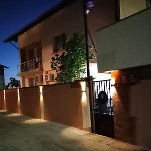 ساباريفا بانيا Vibo Guesthouse Exterior photo