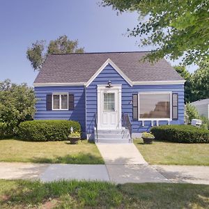 فيلا Cozy Wisconsin Abode Walk To Lake Michigan! Algoma Exterior photo