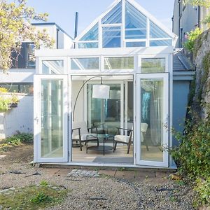 دبلن Guestready - Modernised Cottage In Monkstown Exterior photo