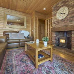 كارلايل Heron Lodge With Hot-Tub Exterior photo