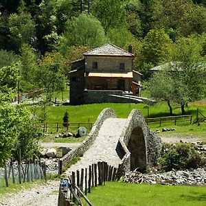 مبيت وإفطار Zeri Agriturismo Mulino Marghen - Restored Watermill - Retreat Center Exterior photo