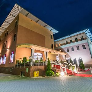 Hotel Texicana Sulechów Exterior photo