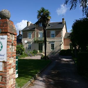 فندق Studio Du Chalet De Caharet Pipriac Exterior photo