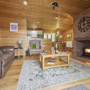 كارلايل Gadwall Lodge With Hot-Tub Exterior photo