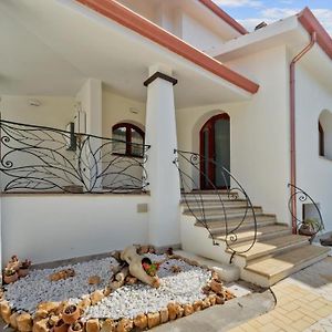 Sanluri Villa Fraisca Exterior photo