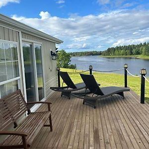 2 Bedroom Private Waterfront Getaway Richibucto Exterior photo