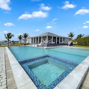 أليس تاون Largest Private Island Home & Pool Villa Exterior photo
