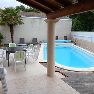 فيلا Maison Et Piscine Breuillet  Exterior photo