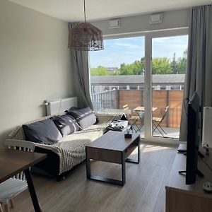 Cosy New Apartment With Netflix بروشكوف Exterior photo