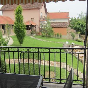 شقة Vila Sunce Morović Exterior photo