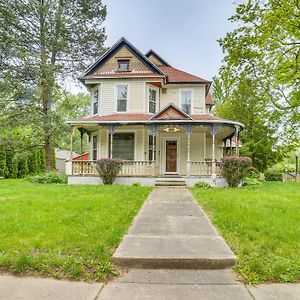 فيلا Charming Champaign Victorian With Deck! Exterior photo