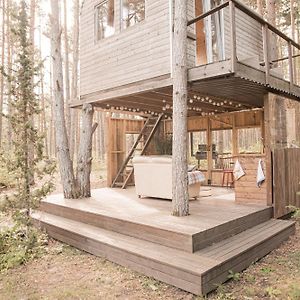 فيلا Orissaareفي A Cozy Treehouse For Two Exterior photo