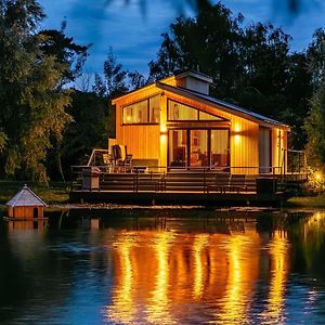 Woad Mill Lakeside Lodges بوسطن Exterior photo