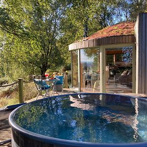 Luxury Romantic Roundhouse And Hot Tub For Two غلاسغو Exterior photo