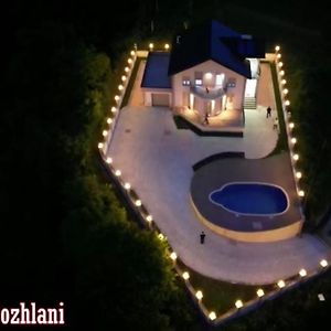 فيلا Bajram Curriفي Rezidenca Dozhlani With Private Pool & Yard Exterior photo