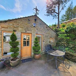 Highpeak Junction Rural Peak District Retreat In Little Hayfield One Bedroom Self Contained Property Dogs Welcome Exterior photo