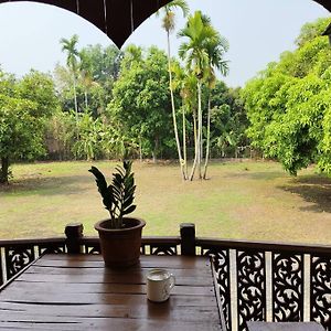 شيانغ ماي Golf-Centric Thai House And Garden Exterior photo