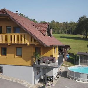 شقة Snoopy House Zuzemberk Exterior photo