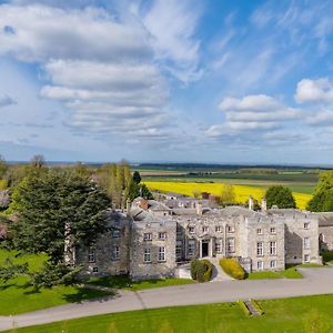 منزل الضيف تادكاستر  في Hazlewood Castle & Spa Exterior photo