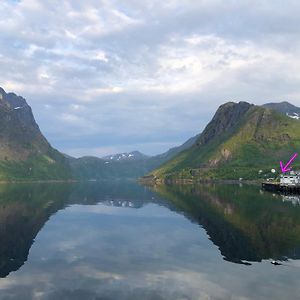 Fjordgard Segla Guesthouse - Lovely Sea View Exterior photo