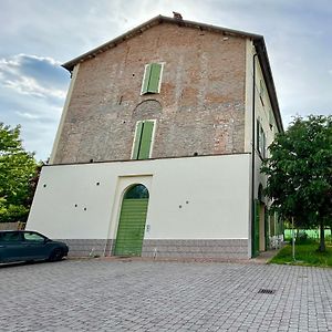 Intero Appartamento Con Giardino In Palazzo Del 1600 كامبوجاليانو Exterior photo