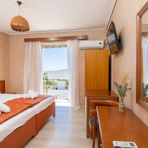 Agia Marina  Oelia Rooms & Apartments Exterior photo